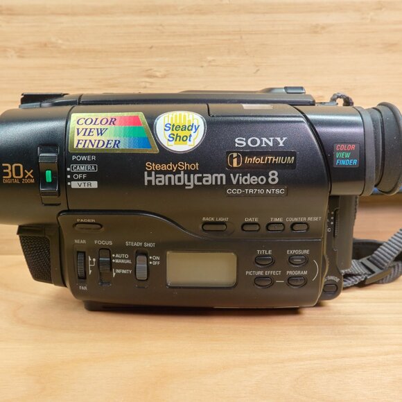 COPY - Sony Handycam CCD-TR710 NTSC Video8 Camera Camcorder, Made in Japan - Picture 3 of 8